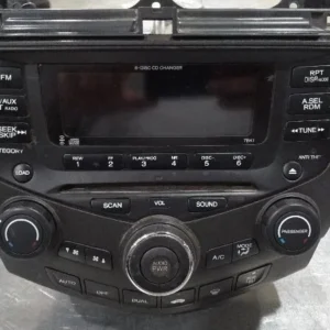 2004-2007 Honda Accord AM FM 6 Disc CD Player Radio Receiver face plate ID 7BK1
