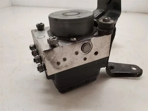 Toyota Corolla 1.8L ABS Anti-Lock Brake Pump Control Assembly OEM 2012–2013 - Image 2