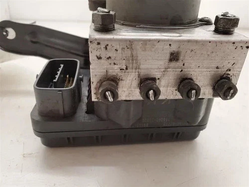 Toyota Corolla 1.8L ABS Anti-Lock Brake Pump Control Assembly OEM 2012–2013 - Image 3