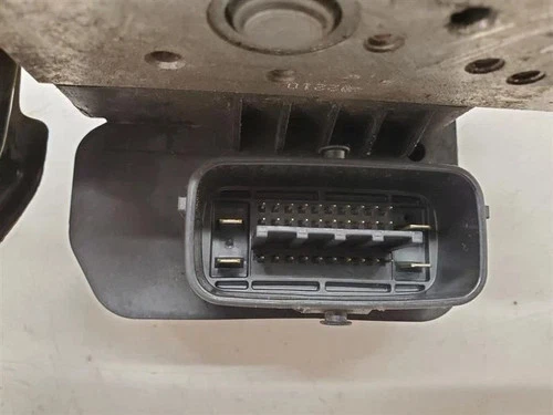 Toyota Corolla 1.8L ABS Anti-Lock Brake Pump Control Assembly OEM 2012–2013 - Image 4